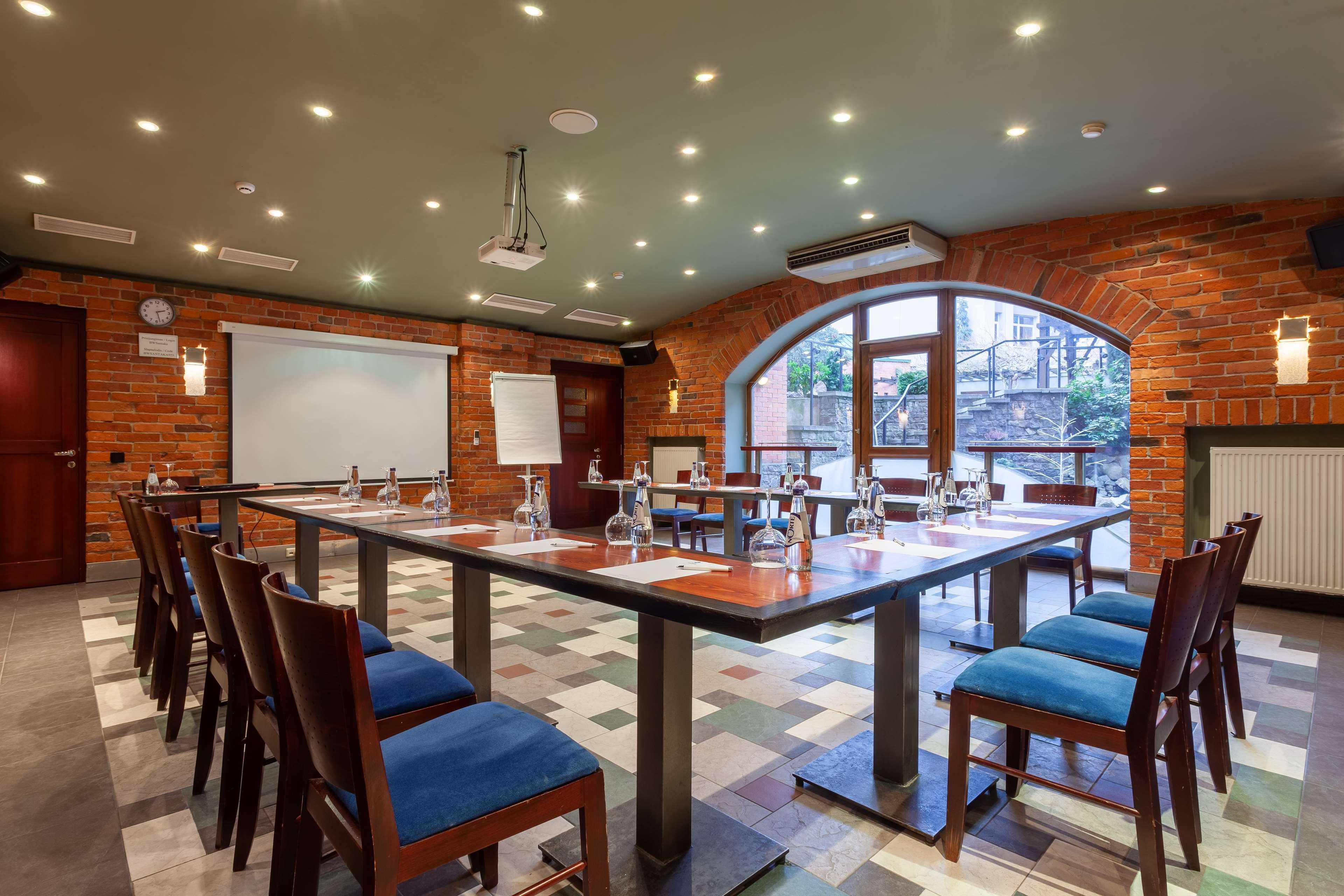 Best Western Santakos Hotel Kaunas Ngoại thất bức ảnh