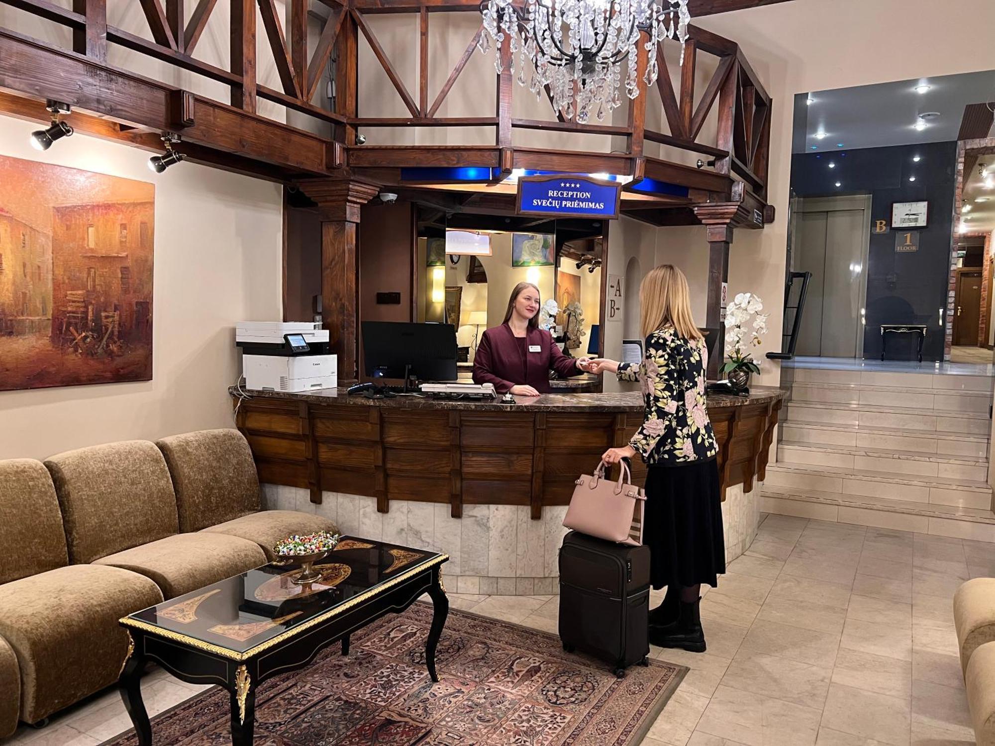 Best Western Santakos Hotel Kaunas Ngoại thất bức ảnh