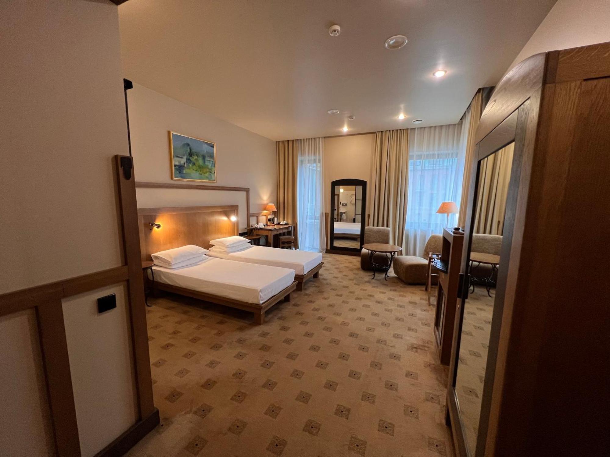 Best Western Santakos Hotel Kaunas Ngoại thất bức ảnh